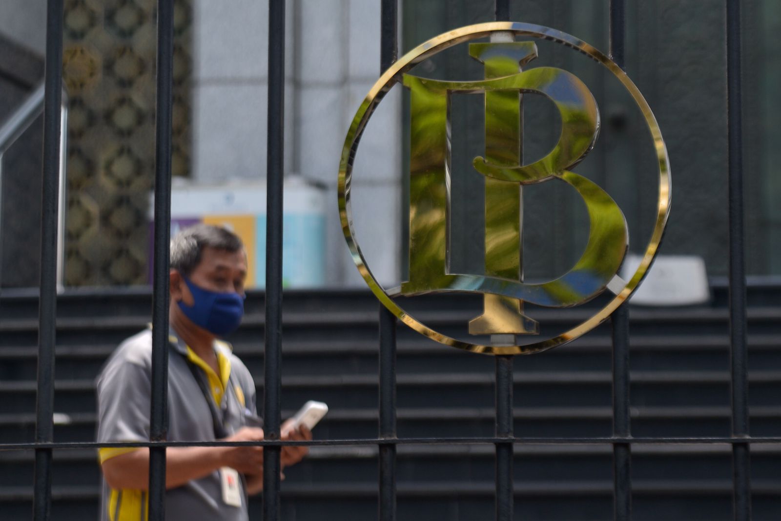 Gerak Lambat Pelonggaran Bank Indonesia